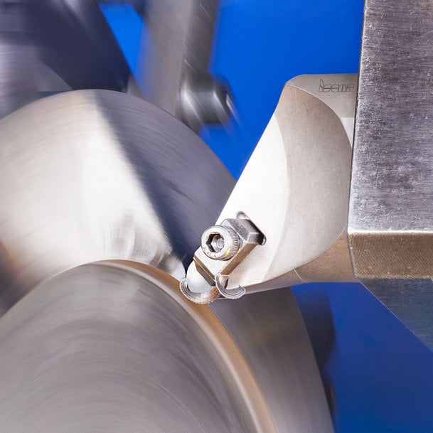 Superalloy machining
